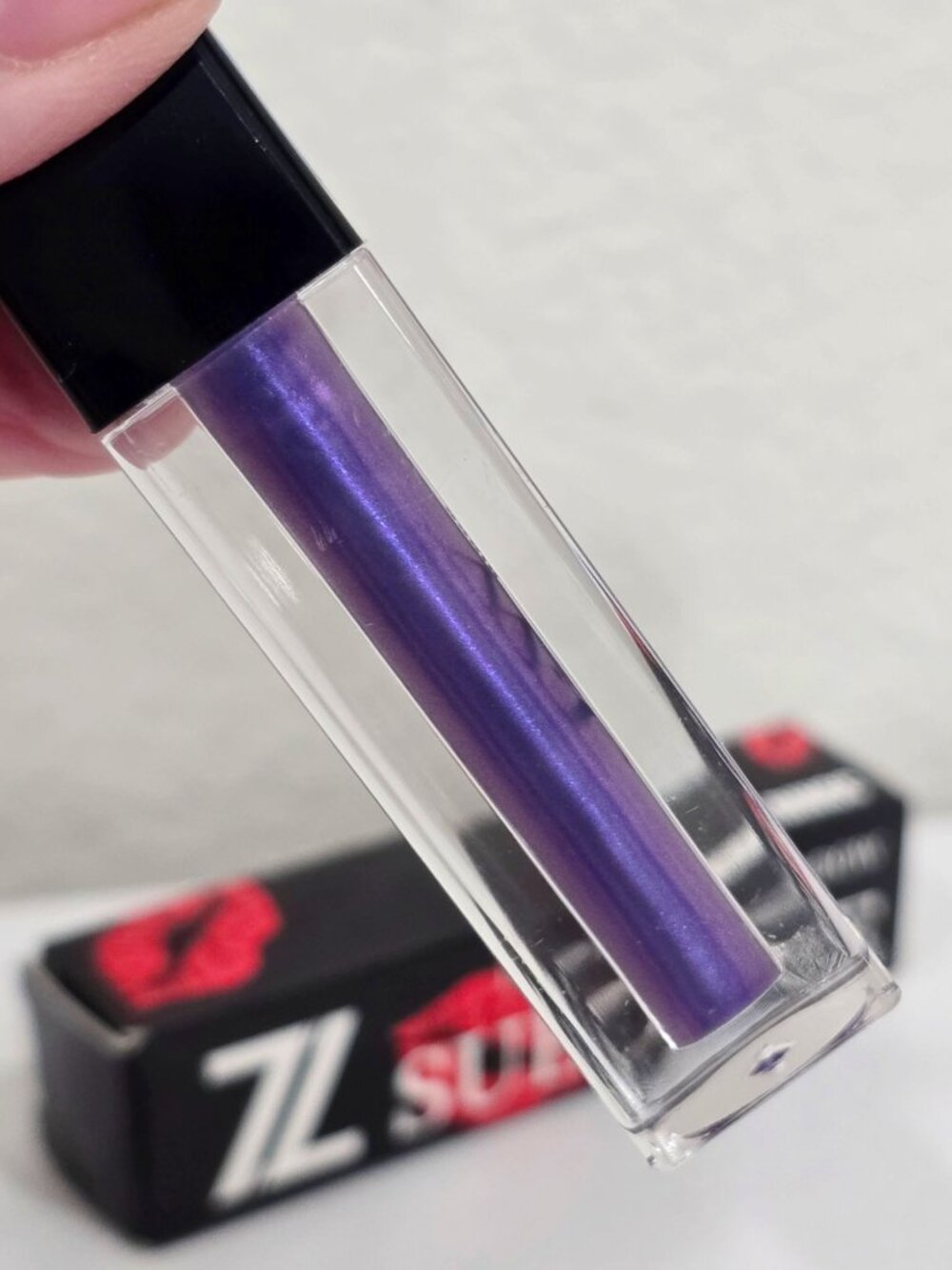 Sue More ✦ Lip Gloss & Eye Shadow ✦ Shimmering Purple Dual‑Use Long‑Wear Formula - Picture 5 of 6